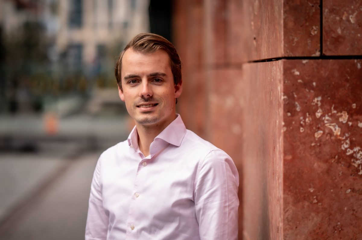 Niels W